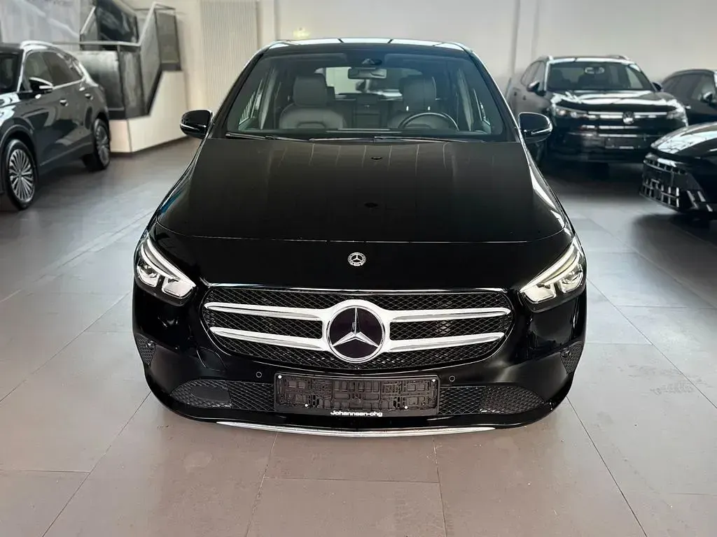 Gebraucht Mercedes 180 116 PS (85 kW) 2019 Schwarz Limousine
