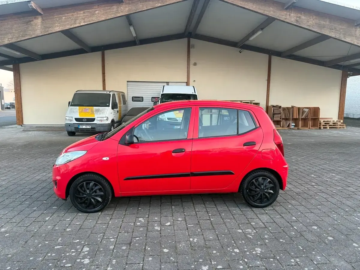 Gebraucht Hyundai i10 69 PS (50 kW) 2013 Rot Kleinwagen