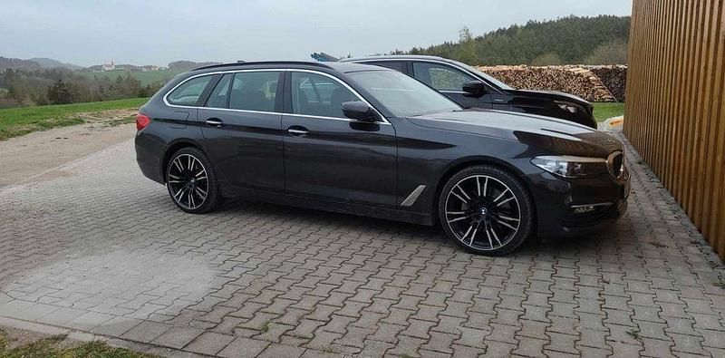 Grau Gebraucht 2018 BMW 530 Kombi | 19.000 € (Fairer Preis) - Bild 1/4