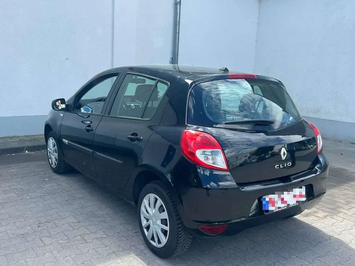 Gebraucht Renault Clio 75 PS (55 kW) 2012 Sternenschwarz Kleinwagen