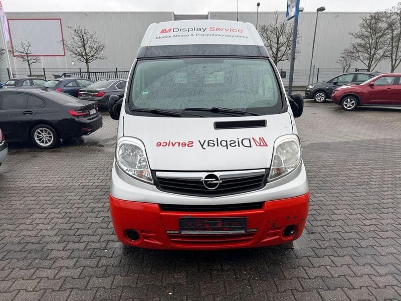 Gebraucht Opel Vivaro 114 PS (83 kW) 2009 Silber Van / Kleinbus