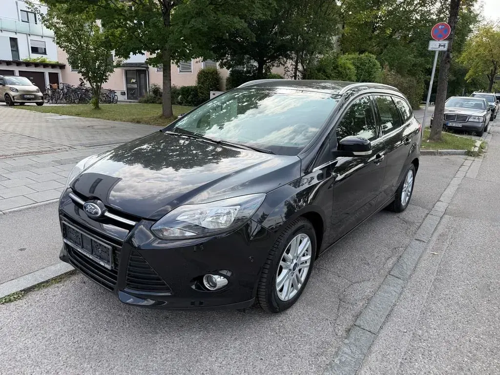 Gebraucht Ford Focus Titanium 150 PS (110 kW) 2013 Schwarz Limousine