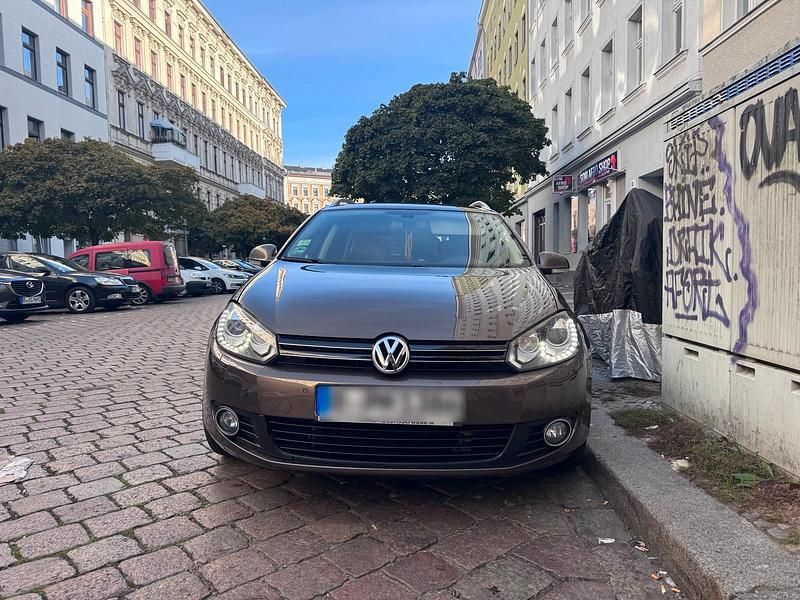Braun Gebraucht 2012 VW Golf VI Kombi | 4.500 € (Fairer Preis) - Bild 1/4