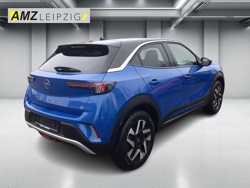 Gebraucht Opel Mokka-e Elegance 100 kW (136 PS) 2023 Voltaic blue met SUV
