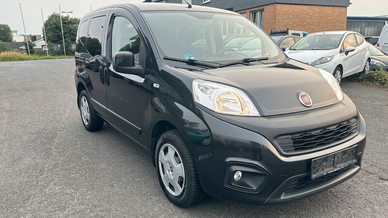 Schwarz Gebraucht 2019 Fiat Qubo Lounge Van / Kleinbus | 6.899 € (Guter Preis) - Bild 1/4
