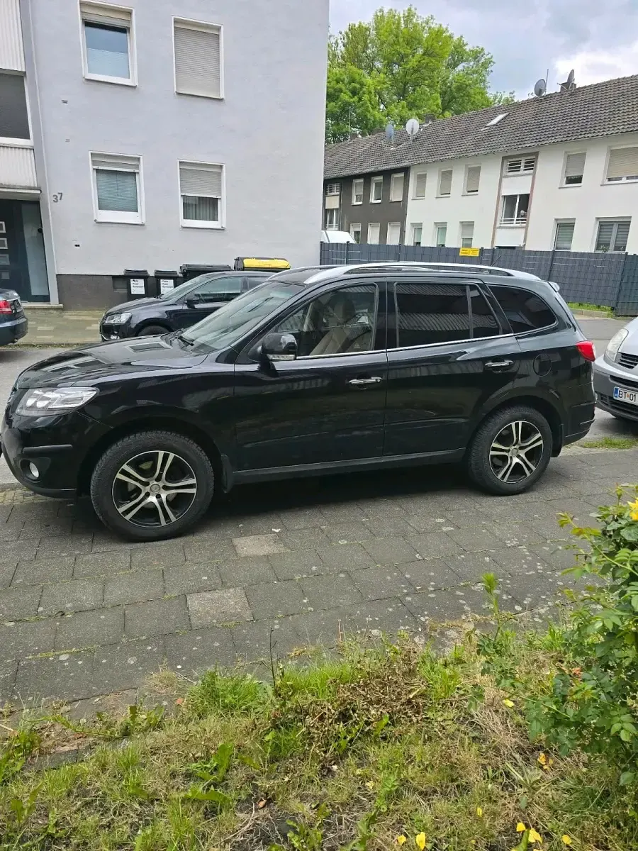 Gebraucht Hyundai Santa Fe 197 PS (144 kW) 2011 Schwarz SUV