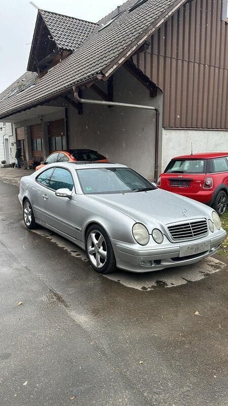 Grau Gebraucht 2001 Mercedes CLK230 Avantgarde Coupé | 2.300 € (Fairer Preis) - Bild 1/4
