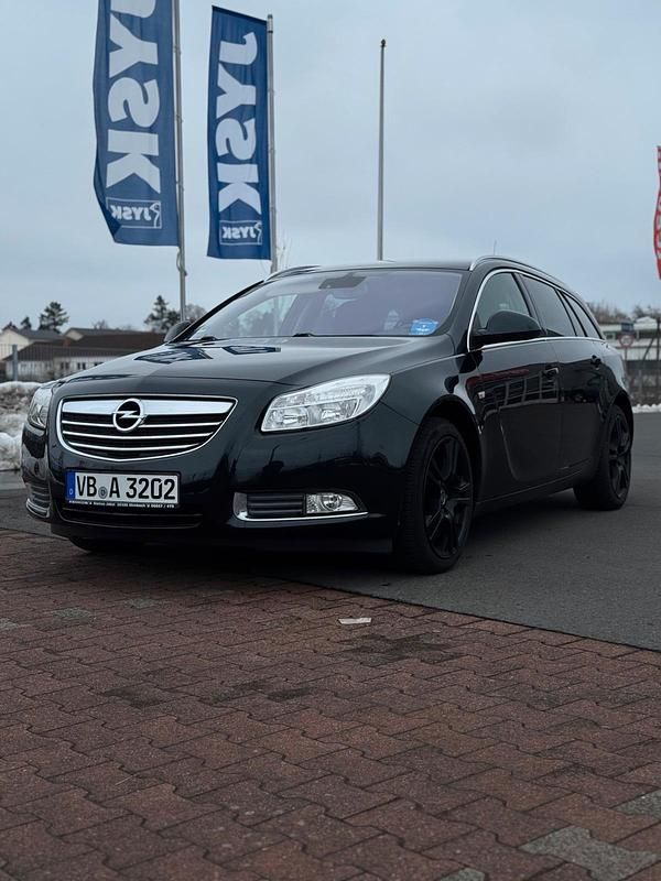 Gebraucht Opel Insignia 160 PS (117 kW) 2011 Schwarz Kombi