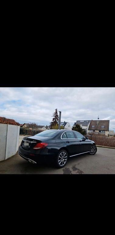 Gebraucht Mercedes E400 Avantgarde 333 PS (244 kW) 2017 Schwarz Limousine