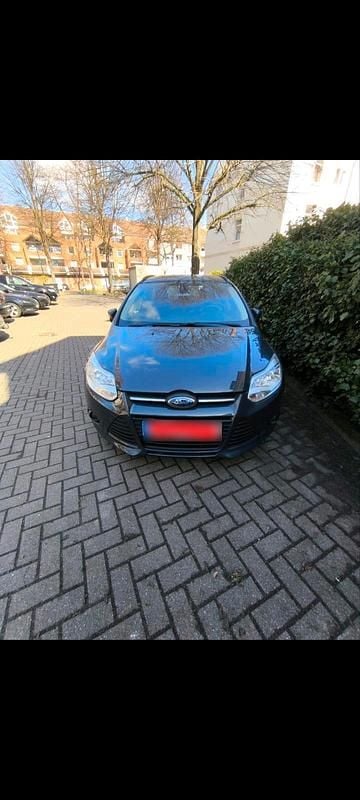 Usado Ford Focus 116 HP (85 kW) 2012 Cinzento Carrinha