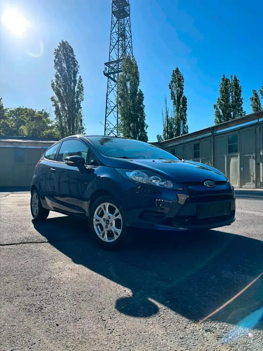 Gebraucht Ford Fiesta 60 PS (44 kW) 2009 Blau Kleinwagen