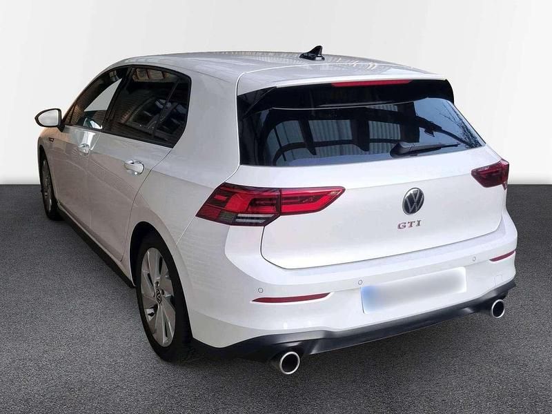 Gebraucht VW Golf VIII GTI 245 PS (180 kW) 2024 Oryxweiß perlmutteffekt Kleinwagen