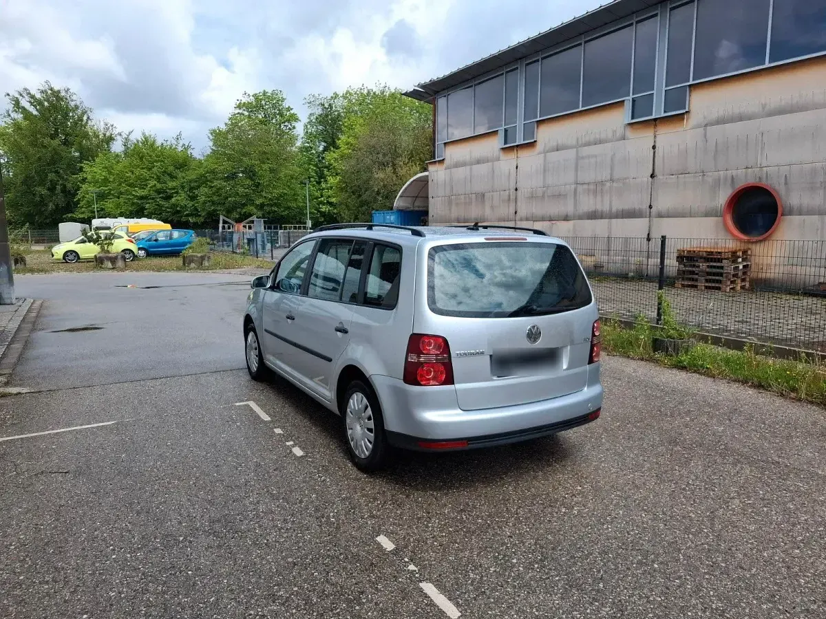 Gebraucht VW Touran 105 PS (77 kW) 2007 Silber Van / Kleinbus