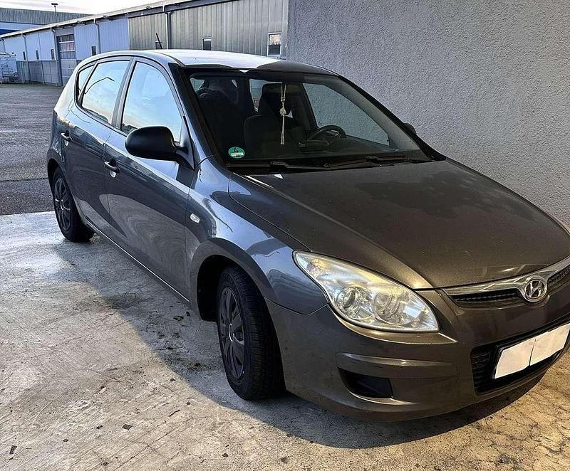 Gebraucht Hyundai i30 116 PS (85 kW) 2009 Grau Kombi