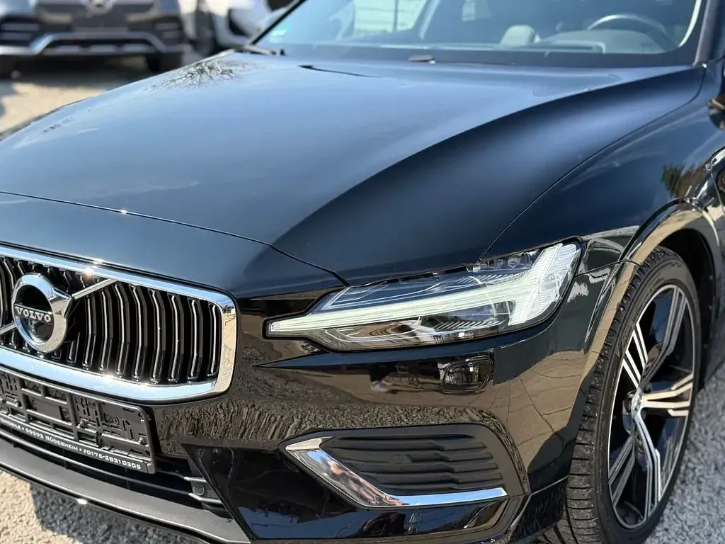 Gebraucht Volvo V60 Inscription 341 PS (250 kW) 2020 Black stone Kombi