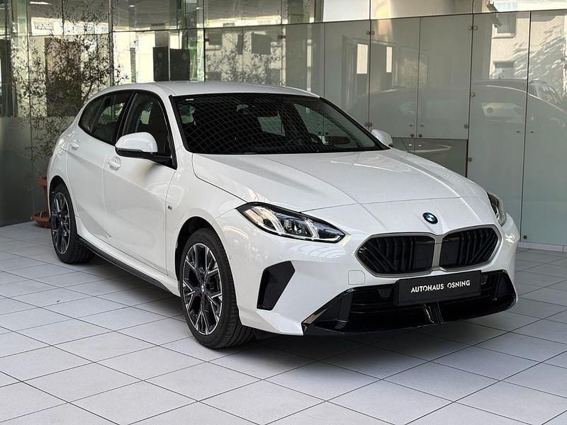 Alpinweiss iii Gebraucht 2024 BMW 120 M Sport Kleinwagen | 35.900 € (Fairer Preis) - Bild 1/4