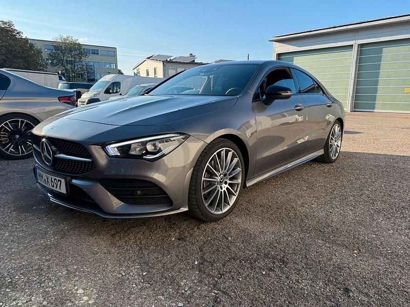 Grau Gebraucht 2022 Mercedes CLA250 Limousine | 34.499 € (Fairer Preis) - Bild 1/4