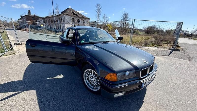 Gebraucht BMW 325 192 PS (141 kW) 1993 Schwarz Coupé