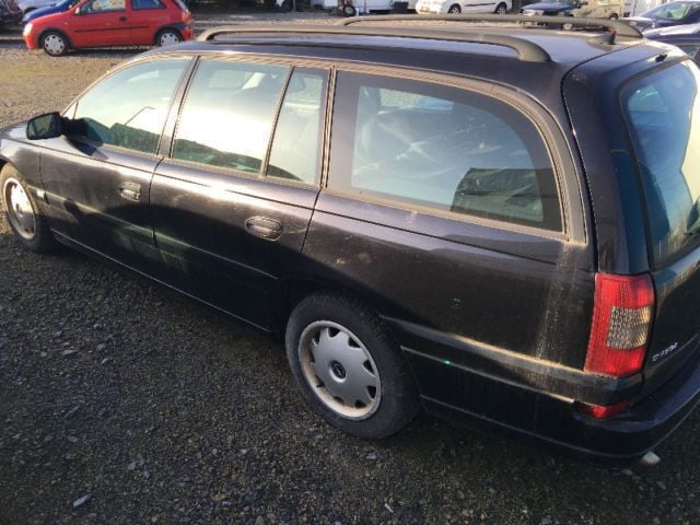 Gebraucht Opel Omega Edition 120 PS (88 kW) 2003 Schwarz metallic Kombi