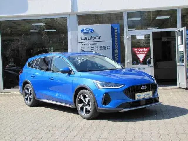 Blau (dynamicblaumetallic) Gebraucht 2024 Ford Focus Active X Kombi | 28.390 € (Teuer) - Bild 1/4