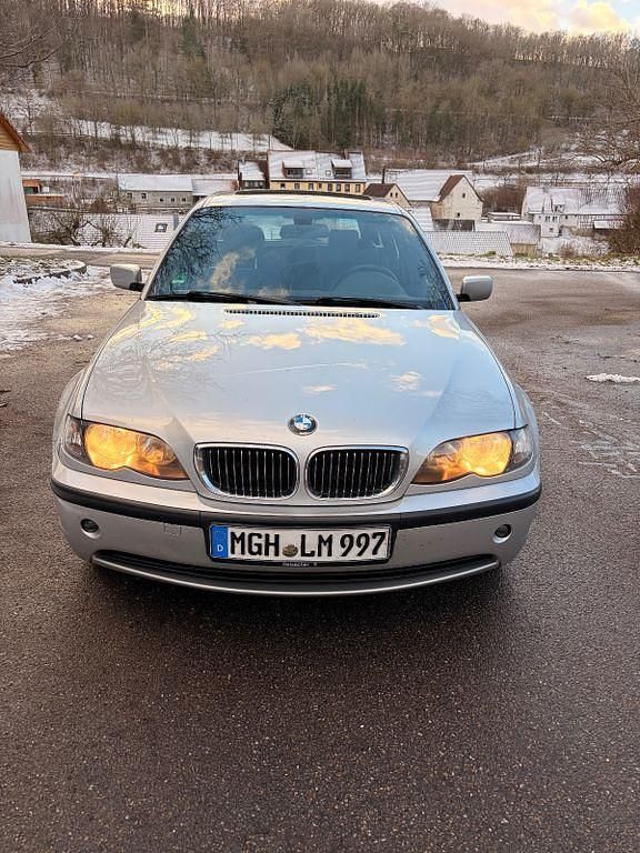 Gebraucht BMW 318 143 PS (105 kW) 2005 Silber Kombi