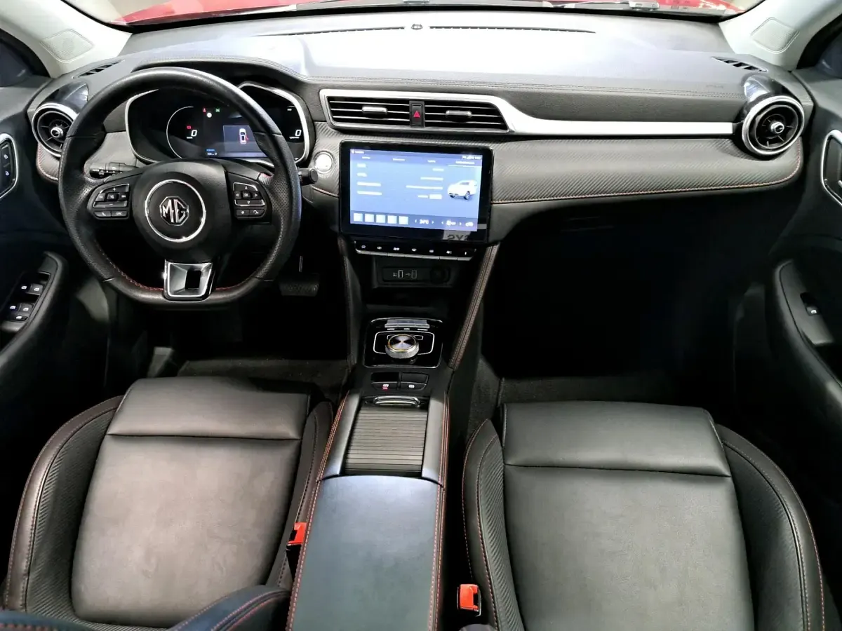 Gebraucht MG ZS Luxury 114 kW (156 PS) 2024 Diamond red SUV