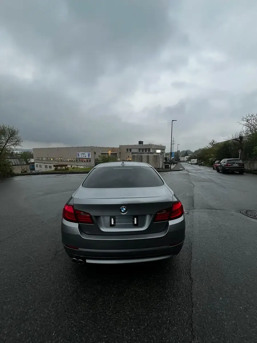 Gebraucht BMW 520 184 PS (135 kW) 2012 Grau Limousine
