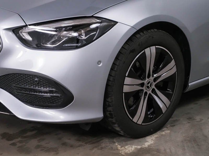 Gebraucht Mercedes C180 Avantgarde 170 PS (125 kW) 2024 Silber Limousine