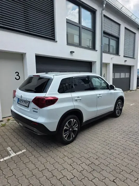 Gebraucht Suzuki Vitara Comfort 129 PS (94 kW) 2021 Weiß SUV