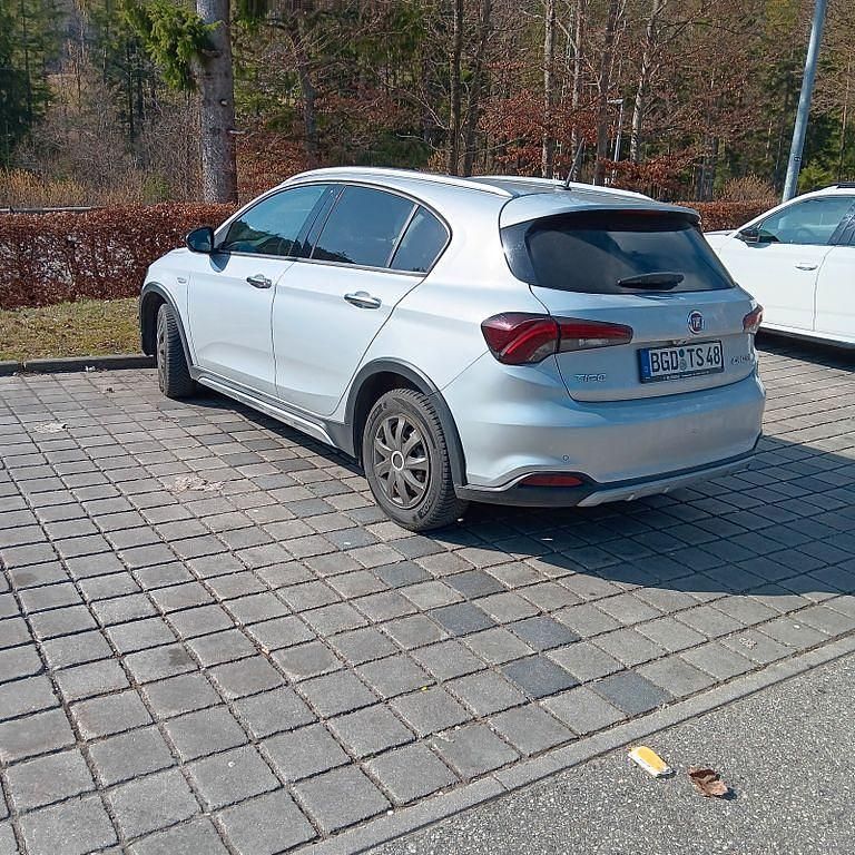 Gebraucht Fiat Tipo Cross 101 PS (74 kW) 2021 Silber Limousine