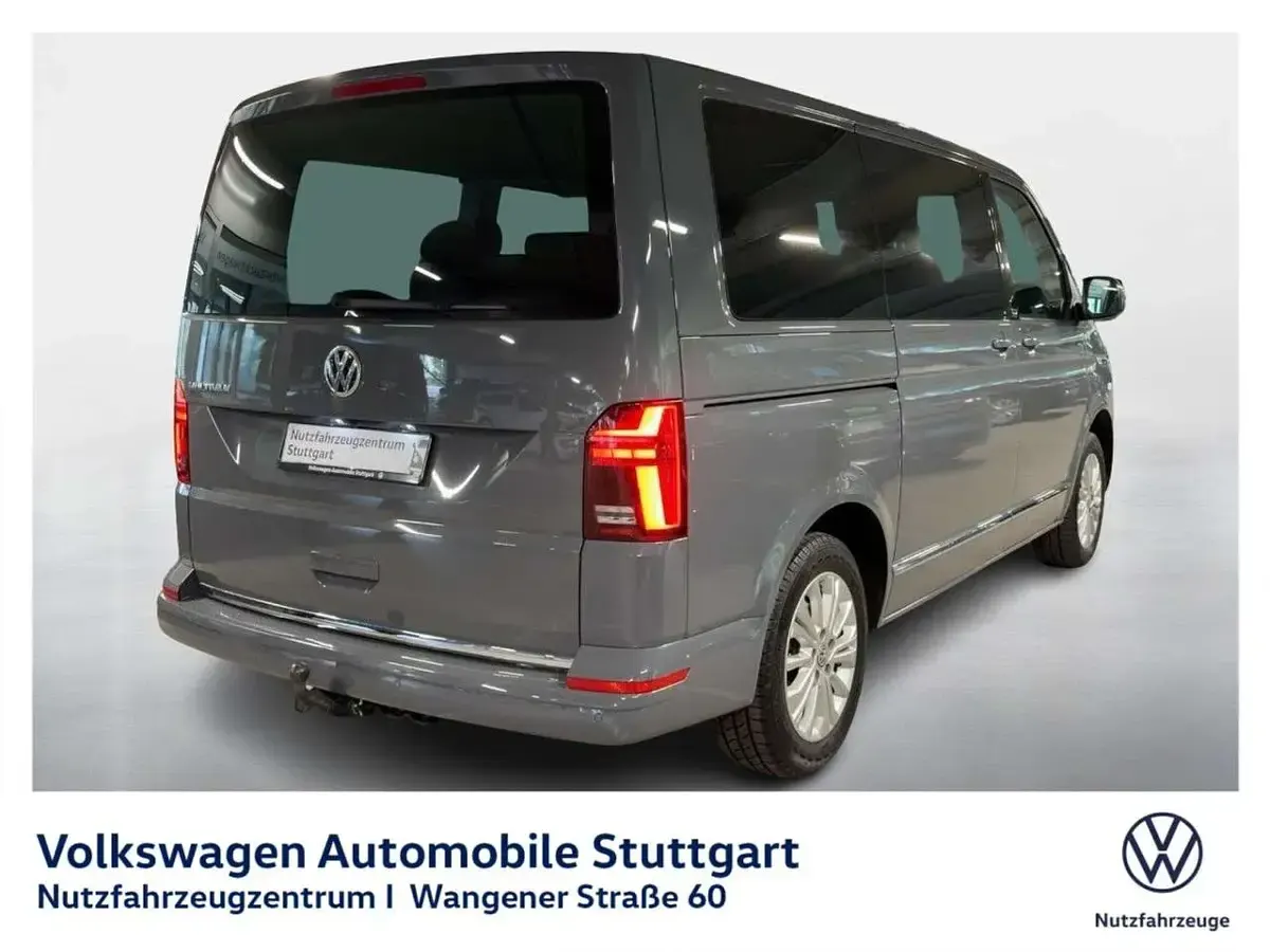 Gebraucht VW Multivan Generation Six 150 PS (110 kW) 2022 Pure grey Van / Kleinbus