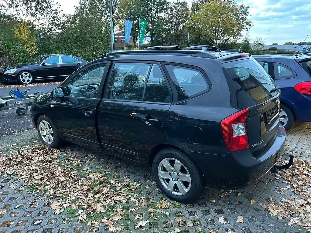 Gebraucht Kia Carens Basis 144 PS (105 kW) 2008 Schwarz Van / Kleinbus
