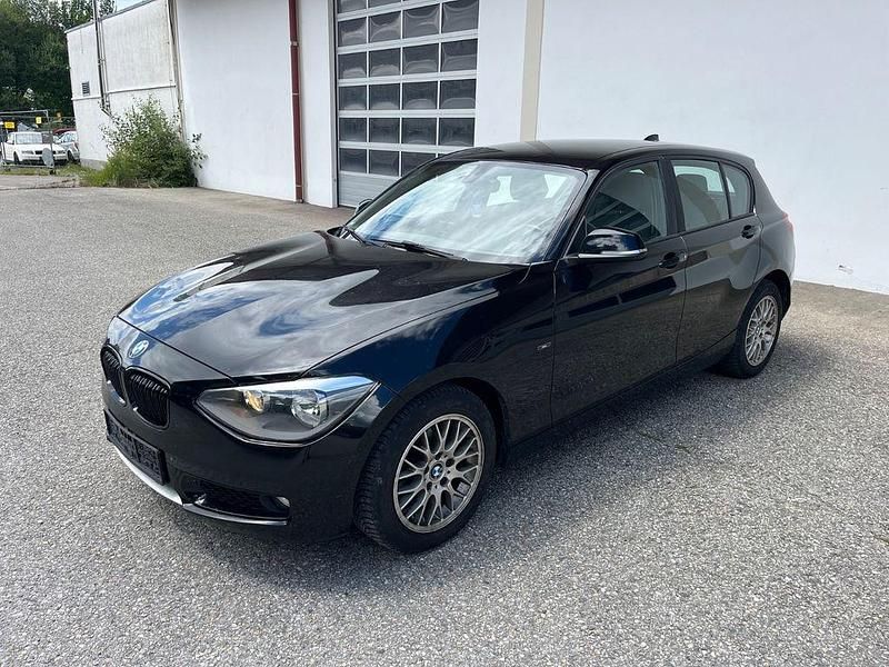 Schwarz Gebraucht 2012 BMW 116 Sport Line Kleinwagen | 4.599 € (Guter Preis) - Bild 1/4