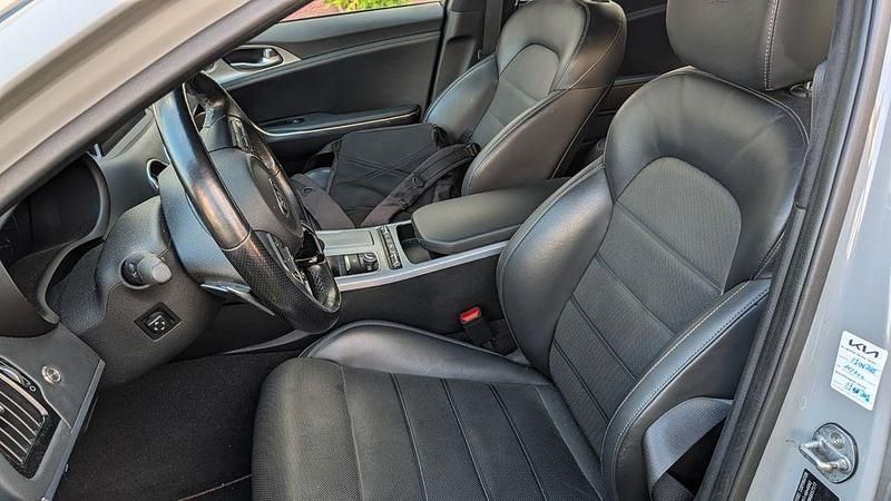 Używany Kia Stinger GT 366 KM (269 kW) 2019 Szary Hatchback