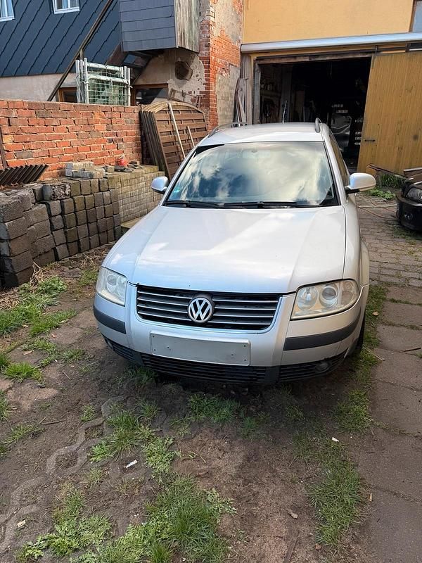 Second-hand VW Passat 136 CP (100 kW) 2004 Argintiu Break