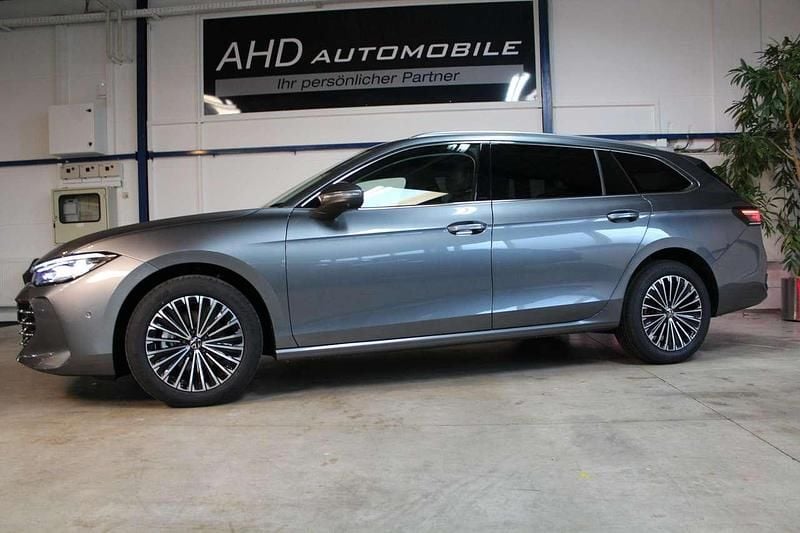 Nowe VW Passat Elegance 150 KM (110 kW) 2025 Szary Kombi
