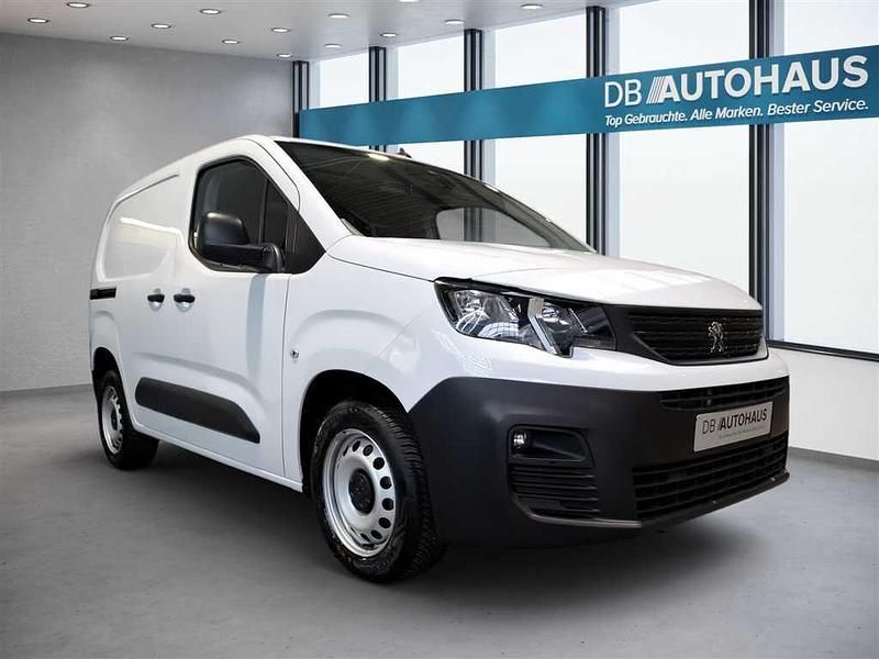 Gebraucht Peugeot Partner Premium 102 PS (75 kW) 2023 Weiß Van / Kleinbus