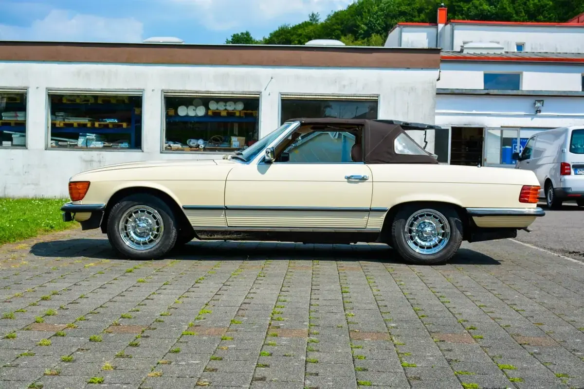 Gebraucht Mercedes SL380 155 PS (114 kW) 1983 Beige Cabrio