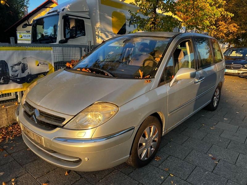 Grau Gebraucht 2009 Citroën C8 Tendance Van / Kleinbus | 990 € (Superpreis) - Bild 1/4