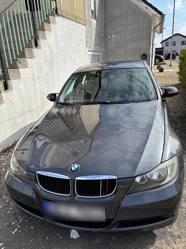 Gebraucht BMW 320 163 PS (119 kW) 2005 Grau Limousine