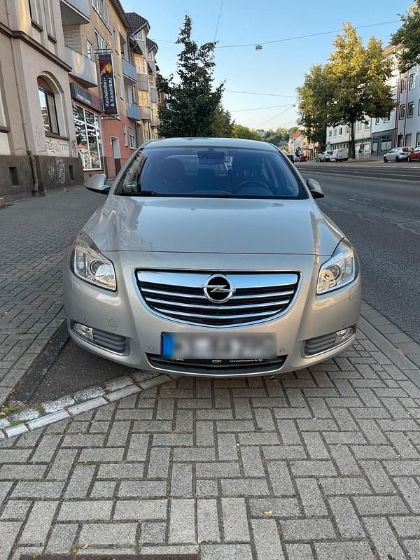 Grau Gebraucht 2010 Opel Insignia Limousine | 4.400 € (Guter Preis) - Bild 1/4