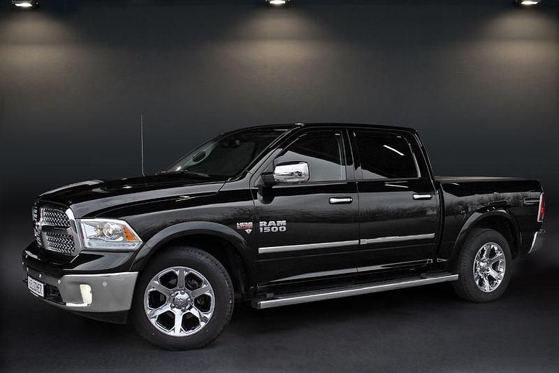 Gebraucht Dodge Ram 401 PS (294 kW) 2014 Schwarz Abholung
