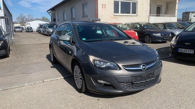 Gebraucht Opel Astra Edition 120 PS (88 kW) 2015 Grau Limousine