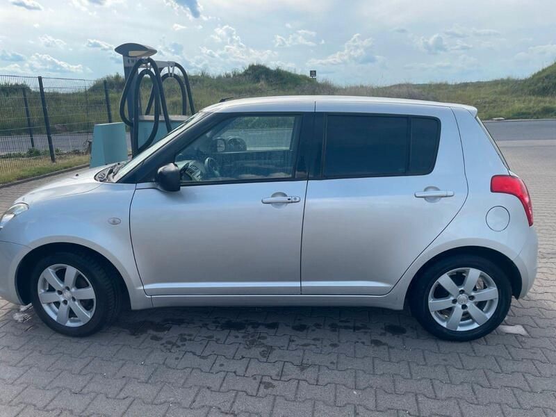 Silber Gebraucht 2010 Suzuki Swift Kleinwagen | 3.200 € (Guter Preis) - Bild 1/4