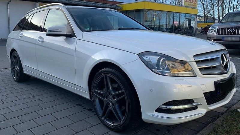 Gebraucht Mercedes C250 204 PS (150 kW) 2012 Weiß Kombi