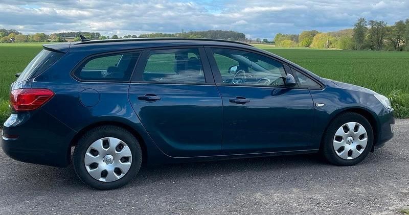 Second-hand Opel Astra 95 CP (69 kW) 2012 Albastru Break