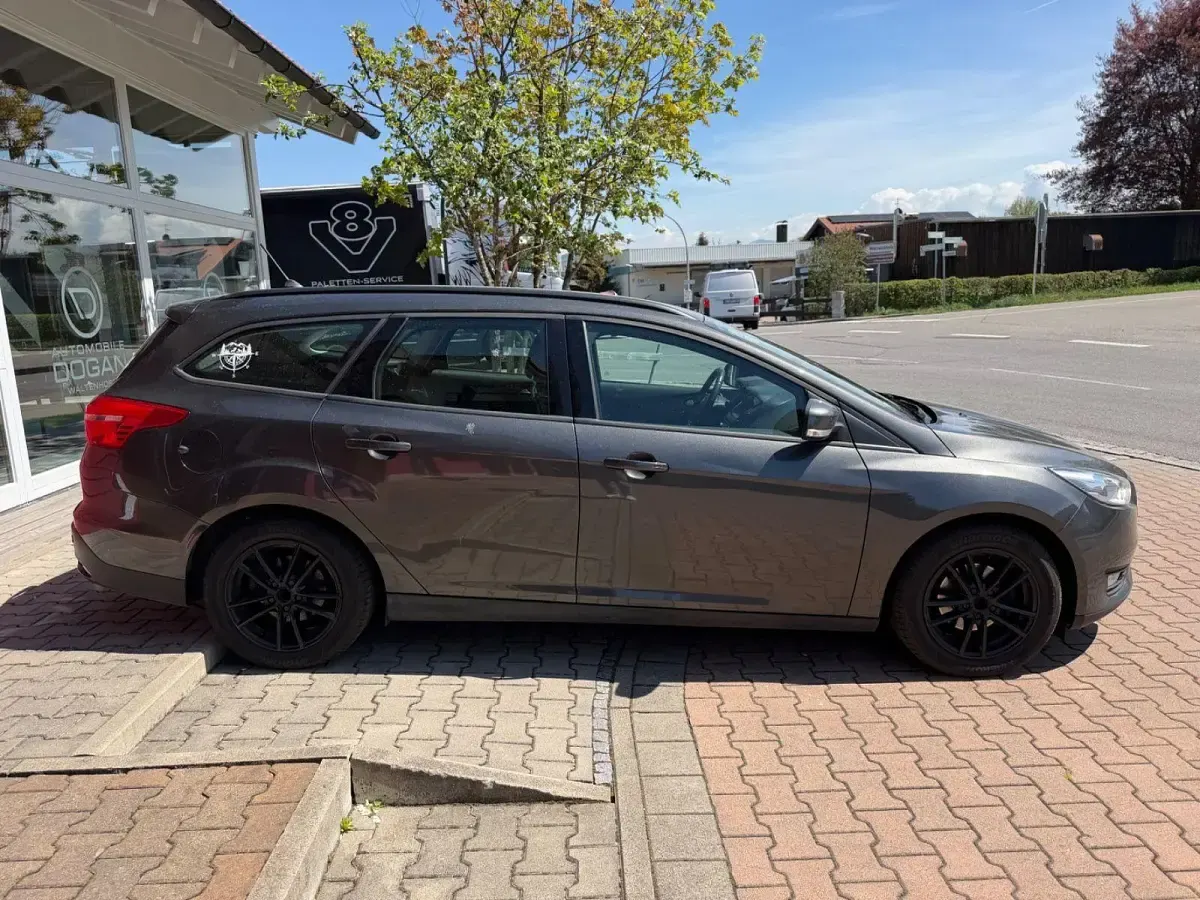 Second-hand Ford Focus 125 CP (91 kW) 2017 Negru Break
