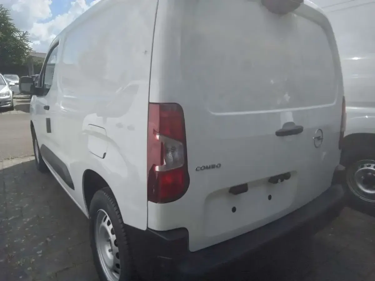 Neu Opel Combo 102 PS (75 kW) 2026 Kaolin weiss Van / Kleinbus