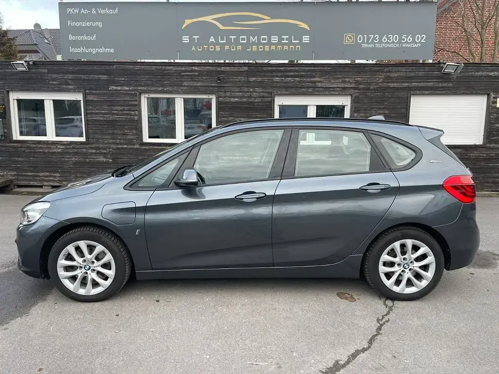 Gebraucht BMW 225 Sport Line 136 PS (100 kW) 2017 Grau Van / Kleinbus