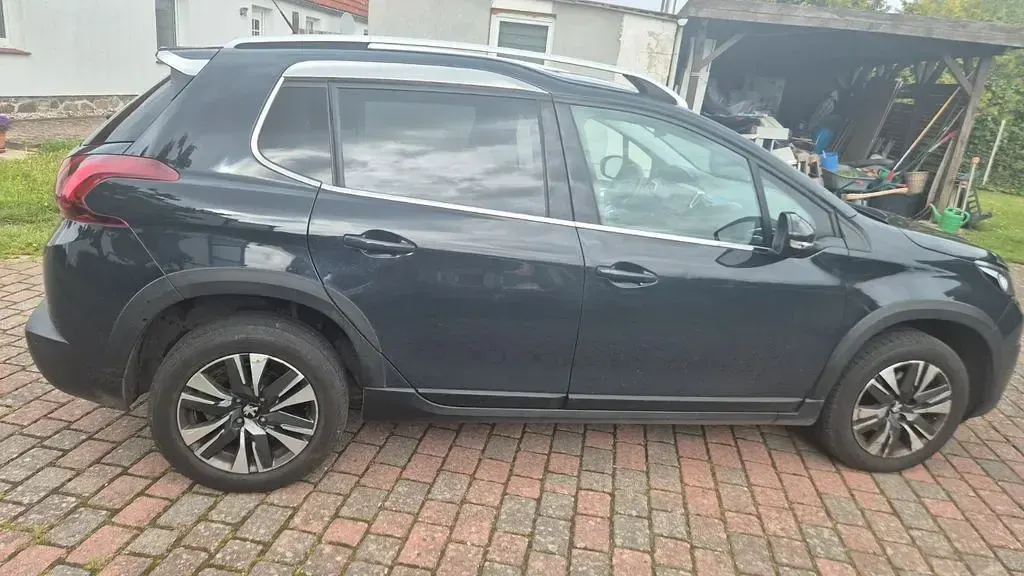 Gebraucht Peugeot 2008 Allure 120 PS (88 kW) 2018 Schwarz SUV